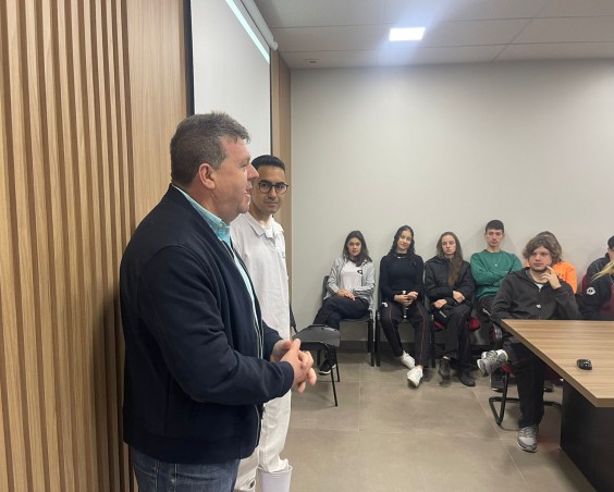 Visita dos Alunos do Colégio Estadual João Manuel Mondrone