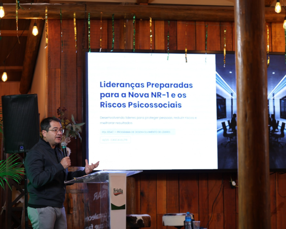 Liderar o presente. Construir o futuro.