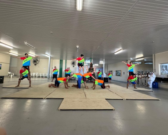 Friella Recebe Apresentação da Associação Pestalozzi de São Miguel do Iguaçu