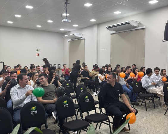 Friella realiza encerramento do treinamento de monitores c