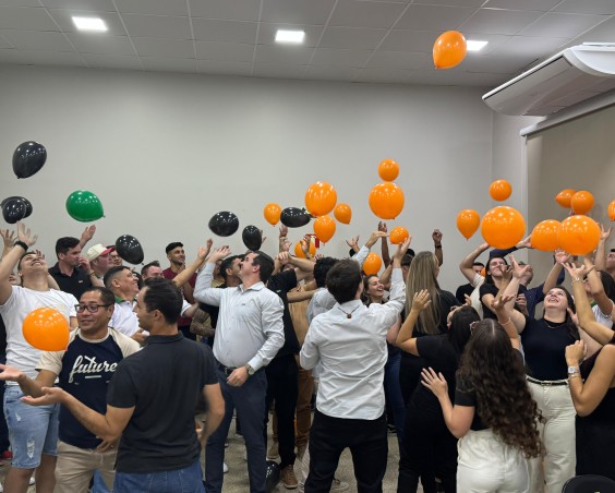 Friella realiza encerramento do treinamento de monitores c