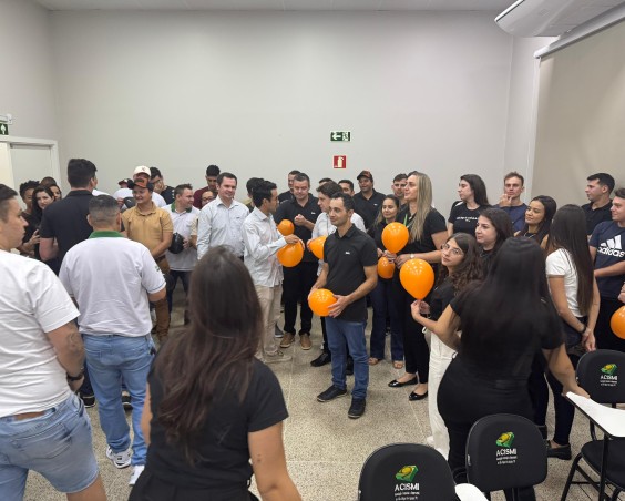 Friella realiza encerramento do treinamento de monitores c