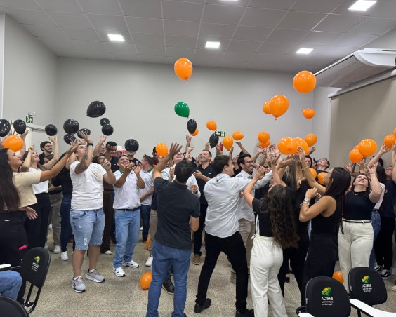 Friella realiza encerramento do treinamento de monitores c