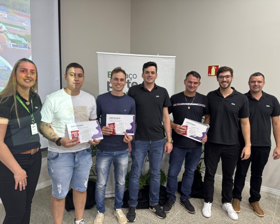 Friella realiza encerramento do treinamento de monitores c