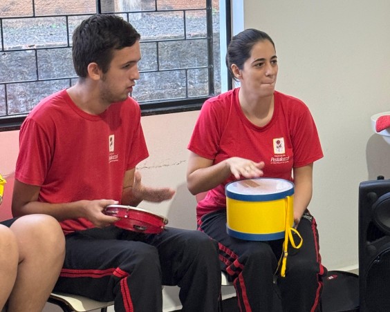 Música que Transforma Vidas: Projeto de Musicoterapia da Friella em parceria com a Pestalozzi