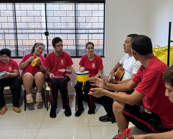 Música que Transforma Vidas: Projeto de Musicoterapia da Friella em parceria com a Pestalozzi
