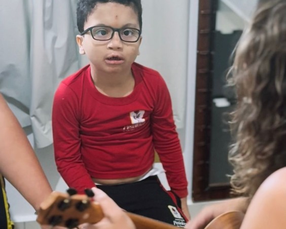 Música que Transforma Vidas: Projeto de Musicoterapia da Friella em parceria com a Pestalozzi