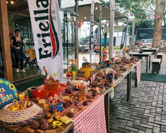 Friella celebra a tradição com Festa Junina especial para seus colaboradores