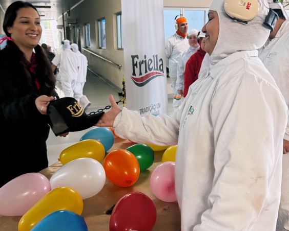 Friella celebra a tradição com Festa Junina especial para seus colaboradores