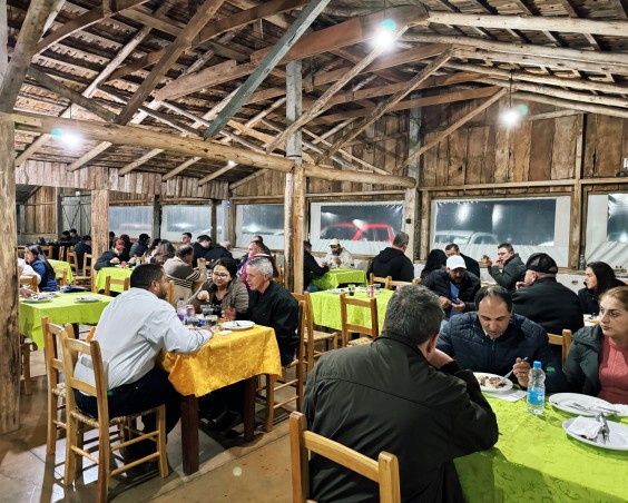 Encontro com produtores reforça importância da biosseguridade e vacinação nas granjas