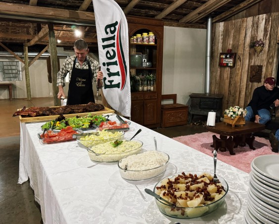 Encontro com produtores reforça importância da biosseguridade e vacinação nas granjas