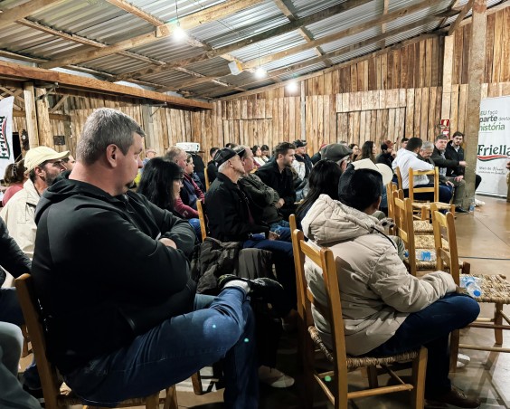 Encontro com produtores reforça importância da biosseguridade e vacinação nas granjas