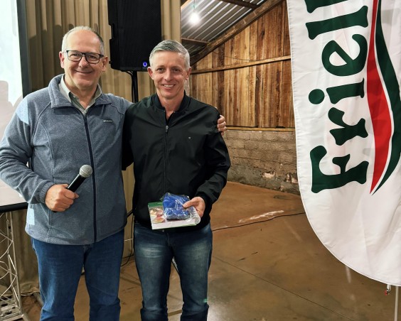 Encontro com produtores reforça importância da biosseguridade e vacinação nas granjas