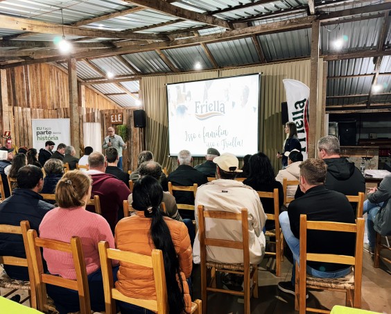 Encontro com produtores reforça importância da biosseguridade e vacinação nas granjas