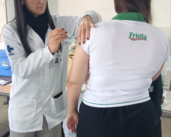Friella promove campanha de vacinação para colaboradores
