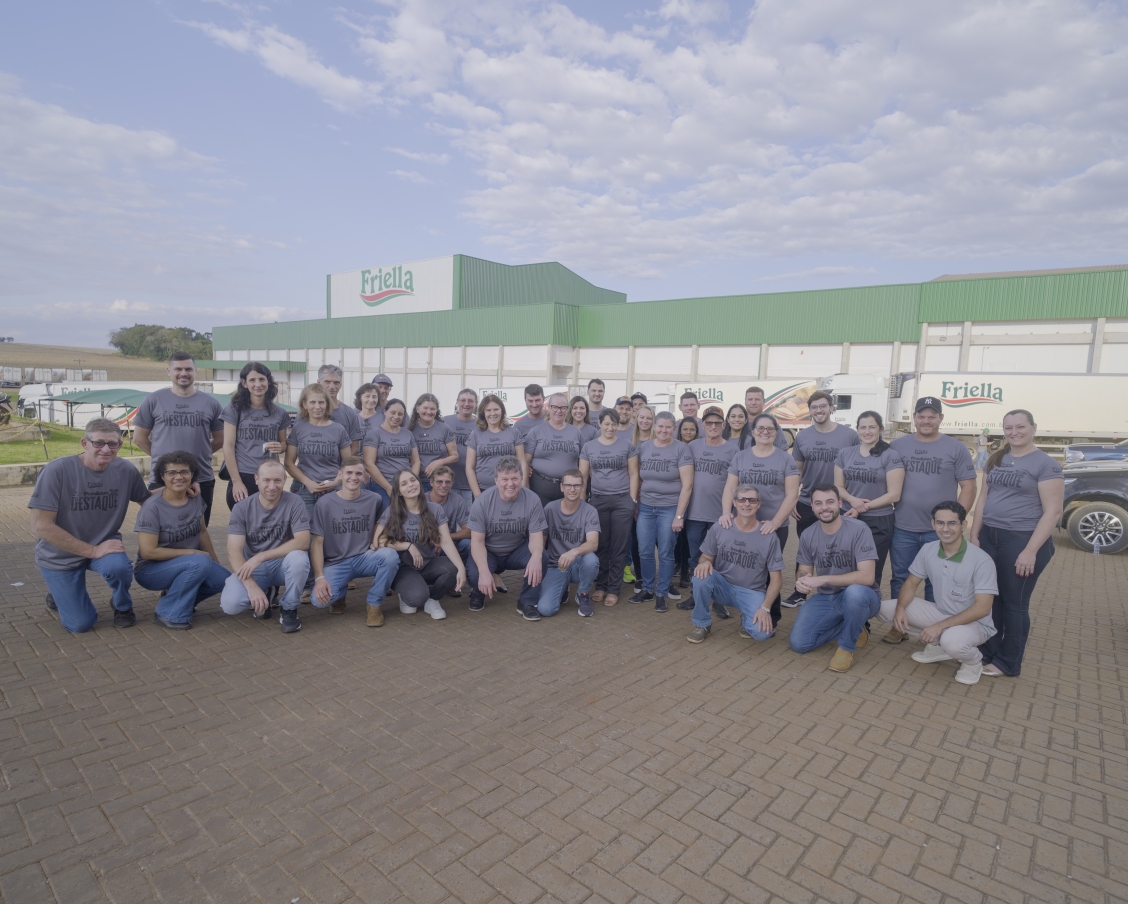 Foto da postagem Produtores Destaque 2024 visitam as unidades da Friella