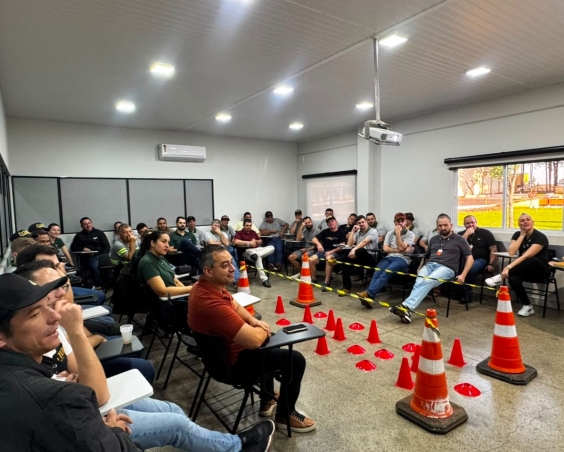 Imagem da Postagem Direção Defensiva: conhecimento que salva vidas e garante o retorno para casa