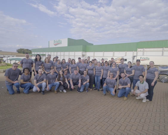 Imagem da Postagem Produtores Destaque 2024 visitam as unidades da Friella