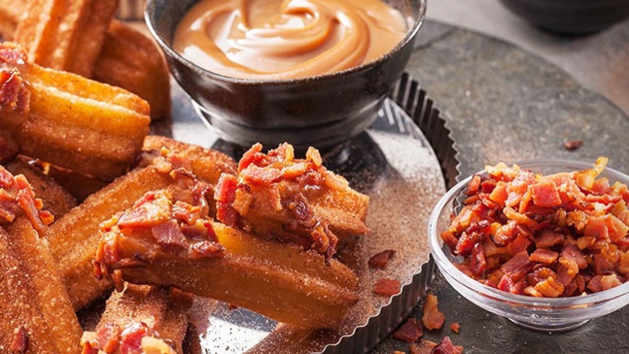 Churros de doce de leite com bacon