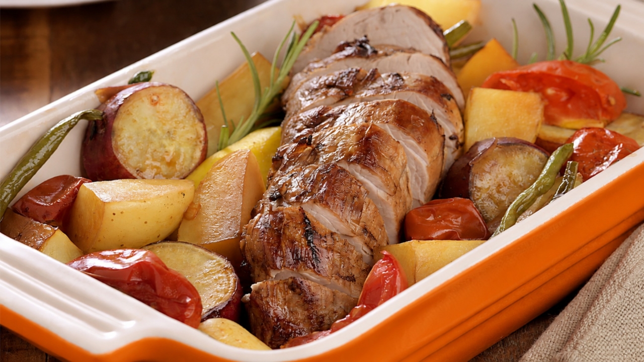 Filé Mignon Suíno com Legumes Assados
